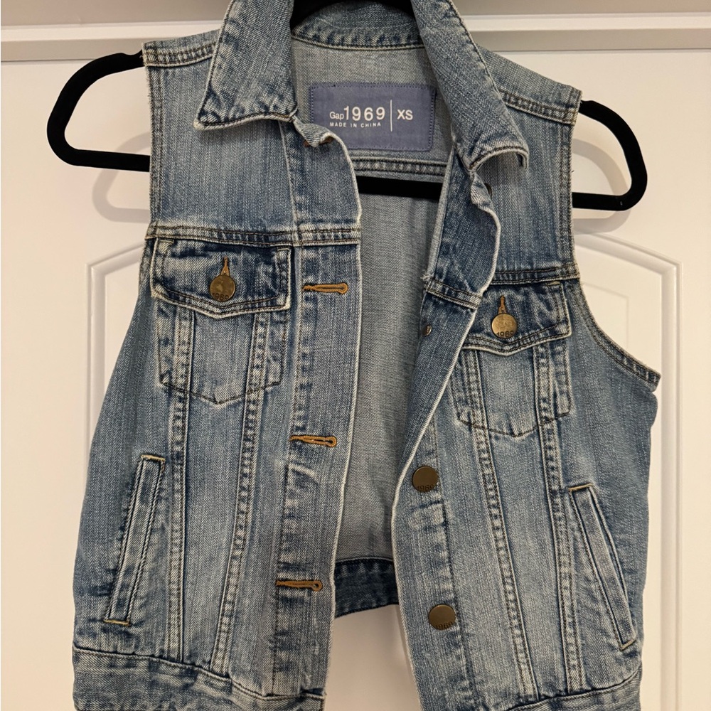 1969 Gap denim vest medium wash